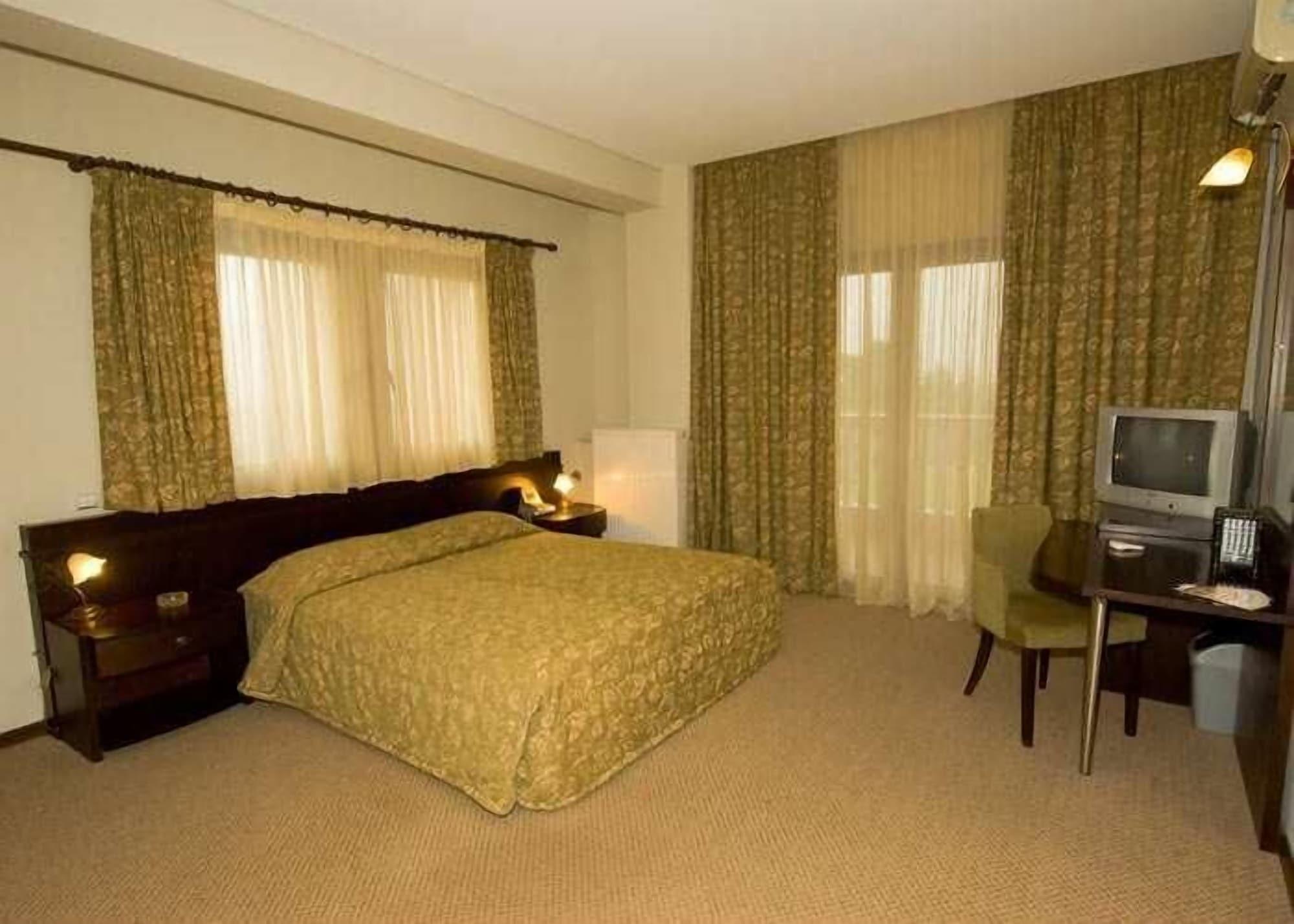 Heaven Hotel Thessaloniki Airport Neon Rysion Ngoại thất bức ảnh