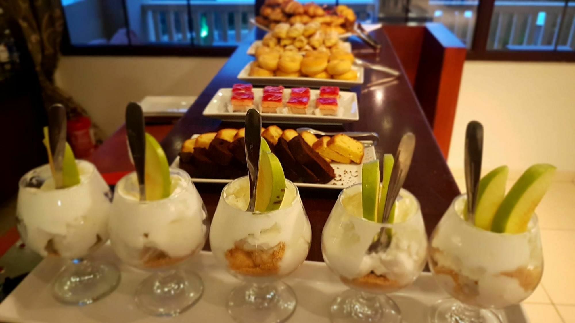 Heaven Hotel Thessaloniki Airport Neon Rysion Ngoại thất bức ảnh